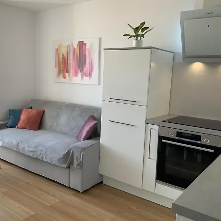 Giordano Apartment