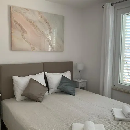 Giordano Apartment