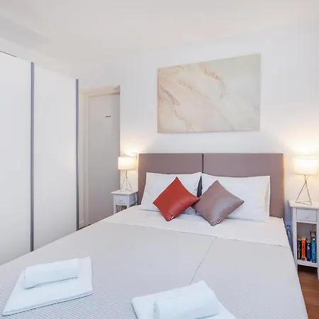 Giordano Apartment *